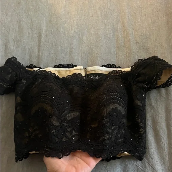 La Femme 2 Piece Beaded and lace skirt and top size 2 - Picture 3 of 10